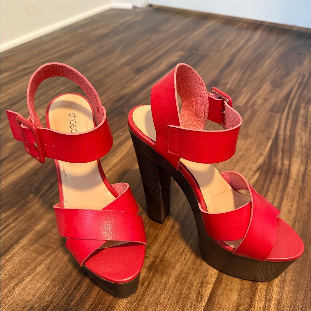 Shoe Dazzle Red Platform Heels - Picture 7 of 7